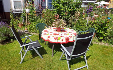 Weisenhorn: Stoel, Meubilair, Werf, Buitentafel, Tuin, Tafel, Klapstoel, Backyard, Buitenmeubels, Gazon