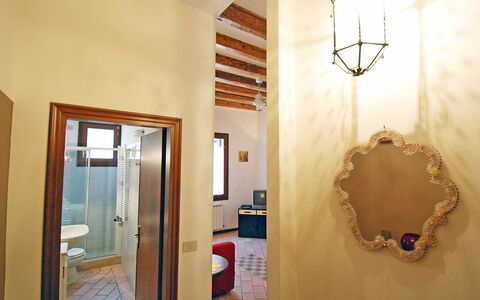 Barbaria de le Tole: Muur, Eigendom, Kamer, Verlichting, Interieur Ontwerp, Plafond, Lichte Inrichting, Huis, Gips, Verdieping