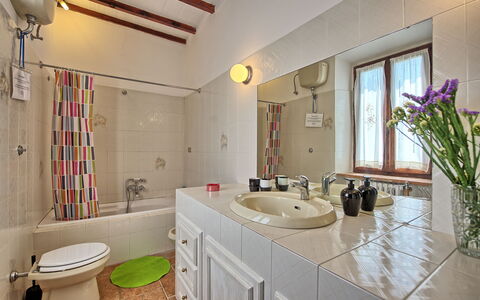 Villa Campogialli: Badkamer, Kamer, Eigendom, Interieur Ontwerp, Gebouw, Huis, Onroerend Goed, Huis, Meubilair, Architectuur