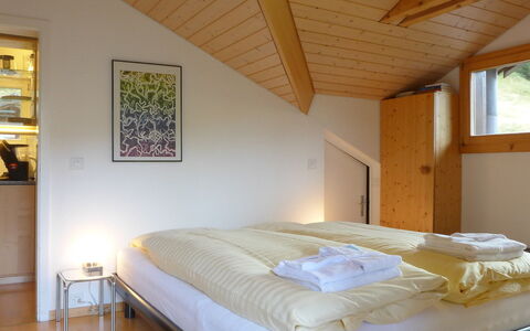 Melodie Apt.w: Slaapkamer, Bed, Meubilair, Kamer, Eigendom, Bed Frame, Matras, Laken, Bedding, Plafond