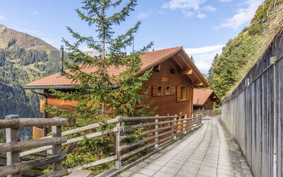 Wengen 34: Lucht, Wolk, Fabriek, Eigendom, Berg, Gebouw, Blad, Hek, Hout, Boom