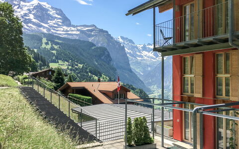Schweizerheim Apt.5: Bergachtig Landvormen, Berg, Bergketen, Eigendom, Alpen, Huis, Gebouw, Helling, Onroerend Goed, Heuvel Station