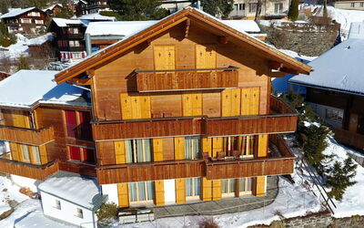 Wengen 42: Gebouw, Sneeuw, Eigendom, Venster, Hout, Huis, Stedelijk Ontwerp, Helling, Buurt, Woongebied