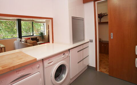 Vila Olimpica Pamplona: Kamer, Eigendom, Cabinetry, Meubilair, Wasruimte, Major Appliance, Keuken, Countertop, Gebouw, Huis