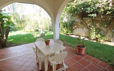 Orchidea: Eigendom, Gebouw, Kamer, Huis, Onroerend Goed, Tafel, Architectuur, Boog, Villa, Boom