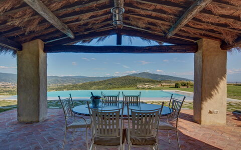 Villa Agazzi: Eigendom, Gebouw, Huis, Onroerend Goed, Kamer, Toevlucht, Landgoed, Veranda, Huis, Vakantie