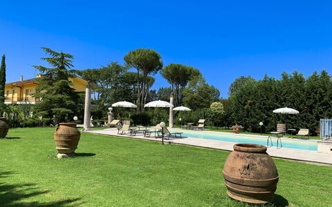 Villa Quattro Mori: Tuin, Gazon, Landscaping, Schaduw, Buitenmeubels, Park, Hacienda, Landgoed, Werf, Eco Hotel