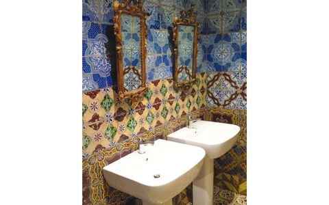 Villa Quattro Mori: Tegel, Mozaïek, Ceramic, Loodgieterswerkinrichting, Badkamer, Loodgieter, Wastafel In De Badkamer, Porselein, Kraan