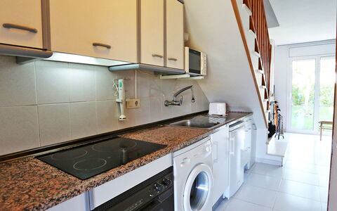 Montalt Viii: Countertop, Eigendom, Kamer, Keuken, Cabinetry, Meubilair, Major Appliance, Gebouw, Huis, Wastafel