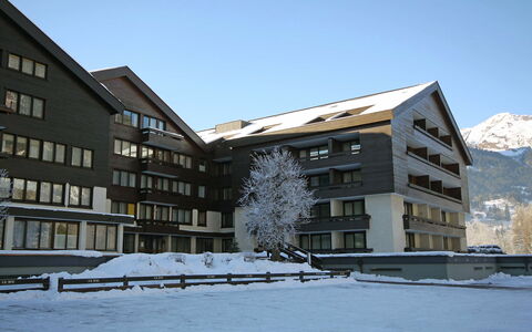 Bad Hofgastein 270: Lucht, Gebouw, Sneeuw, Eigendom, Venster, Huis, Boom, Buurt, Freezing, Stedelijk Ontwerp