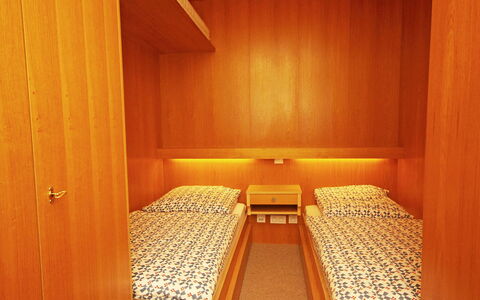 Walter: Kamer, Meubilair, Eigendom, Bed, Interieur Ontwerp, Gebouw, Architectuur, Plafond