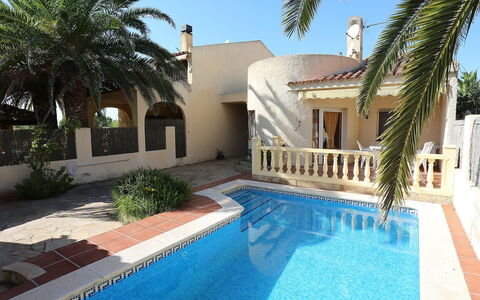 Fumadell: Eigendom, Gebouw, Huis, Zwembad, Onroerend Goed, Huis, Villa, Landgoed, Vakantie, Woongebied