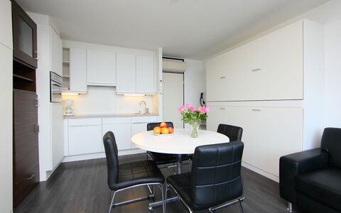 Bredene 410: Kamer, Eigendom, Meubilair, Gebouw, Interieur Ontwerp, Verdieping, Huis, Tafel, Onroerend Goed, Plafond