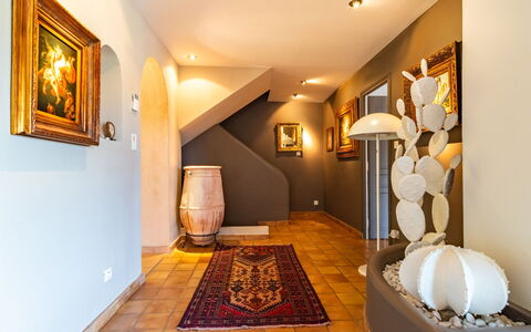 Le Pas de Courtin: Eigendom, Gebouw, Fotolijst, Verlichting, Comfort, Textiel, Interieur Ontwerp, Hout, Verdieping, Flooring