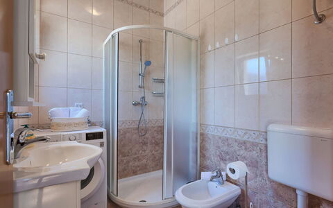 Blog 2: Loodgieterswerkinrichting, Kraan, Eigendom, Gebouw, Badkamer, Purper, Wastafel, Blauw, Douchekop