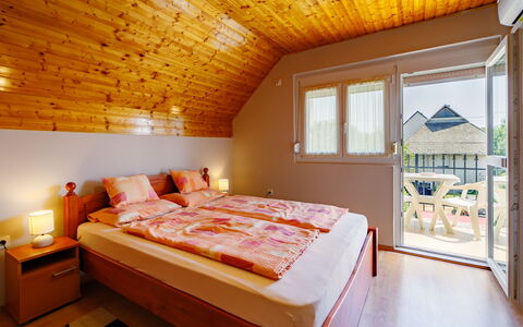 Swing: Meubilair, Eigendom, Gebouw, Comfort, Venster, Hout, Bed Frame, Interieur Ontwerp, Verdieping, Cabinetry