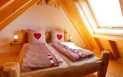 Grosserlach 100: Meubilair, Eigendom, Gebouw, Comfort, Hout, Oranje, Verlichting, Interieur Ontwerp, Verdieping, Bed Frame