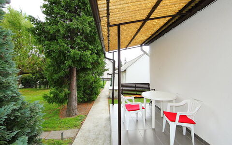 Apricot: Eigendom, Huis, Gebouw, Architectuur, Kamer, Onroerend Goed, Interieur Ontwerp, Huis, Meubilair, Appartement