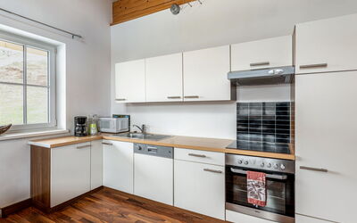 Rot 300.1: Cabinetry, Countertop, Venster, Wastafel, Fornuis, Keuken, Hout, Toestel Van De Keuken, Lade