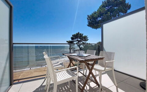 Le Platin: Zee, Oceaan, Kust, Balkon, Schaduw, Strand, Buitenmeubels, Baai