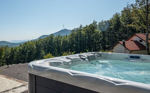 Vršak: Lucht, Water, Zwembad, Gebouw, Jacuzzi, Hout, Jacuzzi, Rechthoek, Buitenmeubels, Huis
