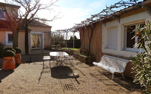 Le Bouloulou: Eigendom, Huis, Huis, Woongebied, Onroerend Goed, Gebouw, Werf, Backyard, Architectuur, Boom