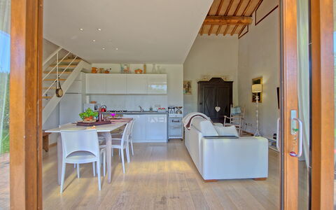 Capannino: Kamer, Eigendom, Gebouw, Huis, Meubilair, Interieur Ontwerp, Verdieping, Onroerend Goed, Eetkamer, Tafel