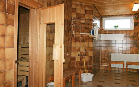 Cuxhaven 150: Meubilair, Hout, Flooring, Interieur Ontwerp, Verdieping, Gebouw, Hardwood, Beits, Stellingen, Huis