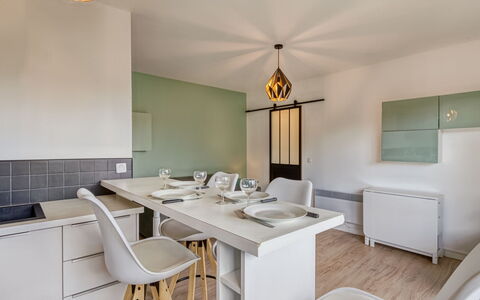 Neptune: Meubilair, Eigendom, Wastafel, Kraan, Cabinetry, Countertop, Loodgieterswerkinrichting, Hout, Interieur Ontwerp, Keuken