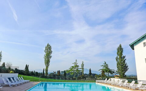 Les Terrasses D'Arcangues: Zwembad, Vrije Tijd, Toevlucht, Buitenmeubels, Badplaats, Eco Hotel