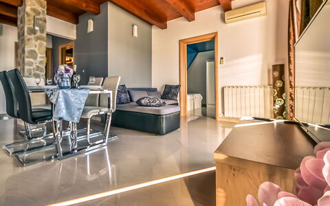 Accommodatie:&nbsp;Škroćo 100.2