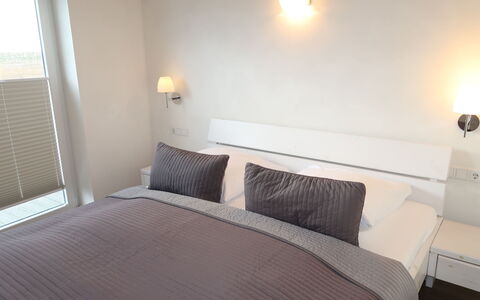 Dagebüll 200: Eigendom, Meubilair, Comfort, Hout, Schaduw, Verlichting, Lamp, Interieur Ontwerp, Flooring, Verdieping