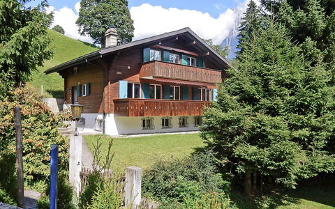 Grindelwald 322: Fabriek, Lucht, Gebouw, Venster, Wolk, Boom, Natuurlijk Landschap, Huis, Land Lot, Lariks