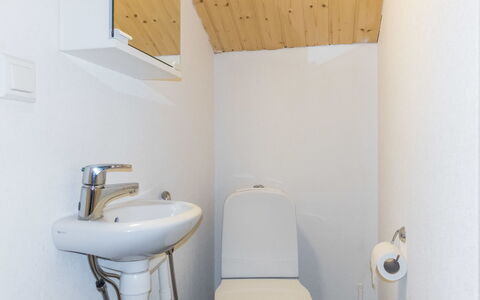 Rovarakka 1 B: Hout, Siding, Verblijf, Huis, Huis, Plank, Garden Gebouwen, Blokhut, Hardwood, Veranda