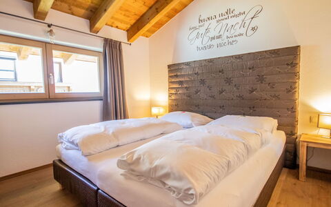 Lanner: Meubilair, Comfort, Hout, Verlichting, Interieur Ontwerp, Bed Frame, Bed, Gebouw, Architectuur, Lamp