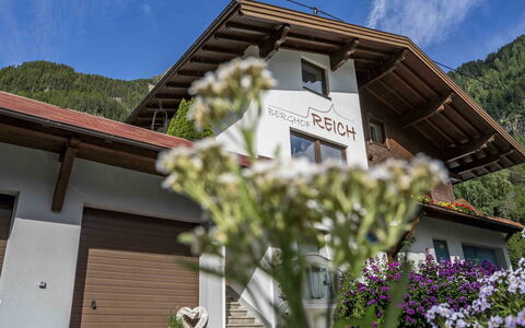 Berghof Reich: Huis, Huis, Bergketen, Verblijf, Bergdorp, Balkon