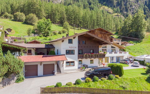 Berghof Reich: Fabriek, Gebouw, Eigendom, Berg, Venster, Boom, Land Lot, Huis, Verblijf, Hoogland