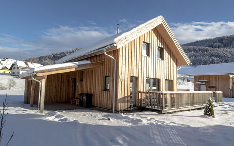 Murau 202: Lucht, Sneeuw, Wolk, Venster, Hout, Helling, Gebouw, Huis, Verblijf, Siding