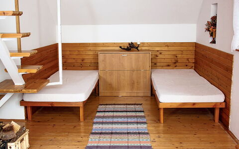 Sedmidomí: Meubilair, Eigendom, Gebouw, Comfort, Hout, Interieur Ontwerp, Huis, Architectuur, Flooring, Verdieping