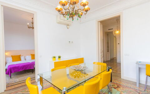 Eix.dret:roger de Lluria Valencia: Tafel, Eigendom, Meubilair, Gebouw, Interieur Ontwerp, Verlichting, Oranje, Huis, Geel, Hout