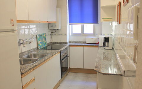 Marysol: Eigendom, Kamer, Keuken, Cabinetry, Meubilair, Gebouw, Countertop, Interieur Ontwerp, Verdieping, Architectuur
