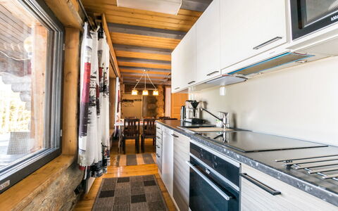 Mustalampi 2 Kurkiaura: Hout, Flooring, Keuken, Verdieping, Plafond, Houten Vloer, Major Appliance, Kamer, Hardwood, Countertop
