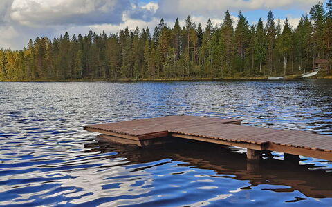 Mustalampi 2 Kurkiaura: Water, Hout, Dok, Bank, Meer, Lariks, Reflectie, Woud, Plank, Hardwood