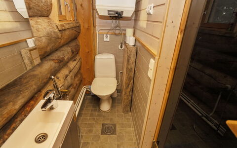 Saarenkainalo: Hout, Flooring, Verdieping, Beits, Hardwood, Blokhut, Loodgieterswerkinrichting, Wc Bril, Plank, Timmerhout