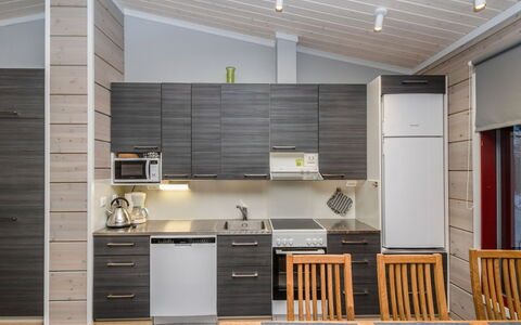 Tuiskukuru B: Flooring, Hout, Interieur Ontwerp, Meubilair, Keuken, Verdieping, Houten Vloer, Major Appliance, Plafond, Toestel Van De Keuken