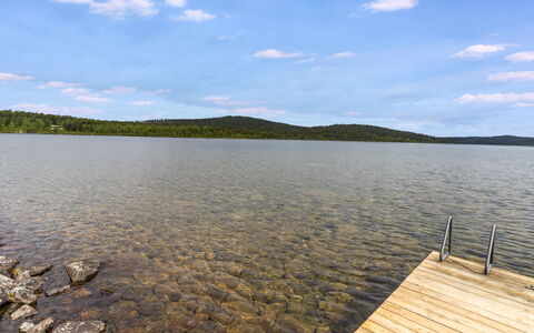 Villa Goskanjavri: Blauw, Water, Watervoorraden, Zwemwater, Natuurlijk Landschap, Horizon, Waterweg, Kust En Oceanic Landvormen, Bank