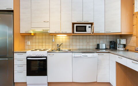 Hot Pool Cottage Iitu: Toestel Van De Keuken, Keuken, Countertop, Cabinetry, Major Appliance, Meubilair, Huishoudapparatuur, Hout, Interieur Ontwerp, Flooring