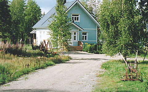 Eteläranta: Gras, Huis, Huis, Verblijf, Struik, Land Lot, Dak, Landelijk Gebied, Gazon, Boerderij