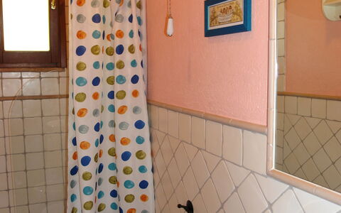 Certaldo 56: Tegel, Kamer, Muur, Verdieping, Eigendom, Flooring, Badkamer, Interieur Ontwerp, Patroon, Textiel