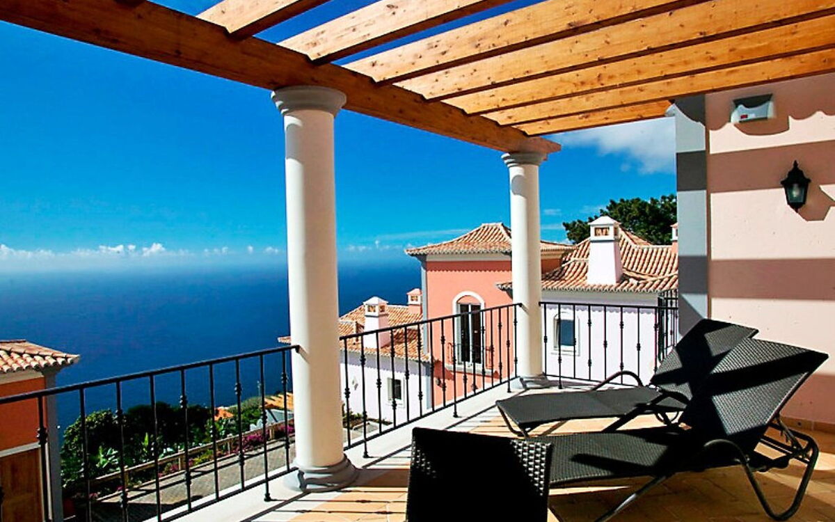 Village 1 Bed Sea View